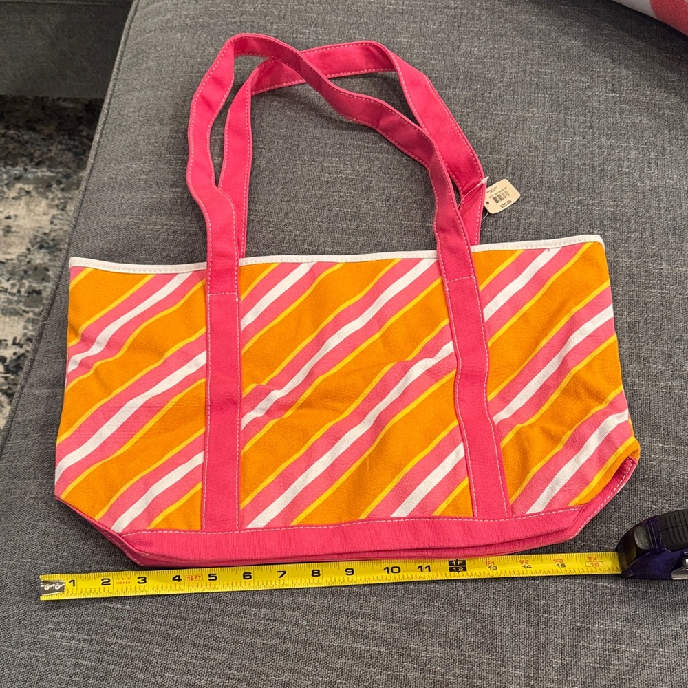 Beautiful bath & body Works, toast bag. Never used with tags.